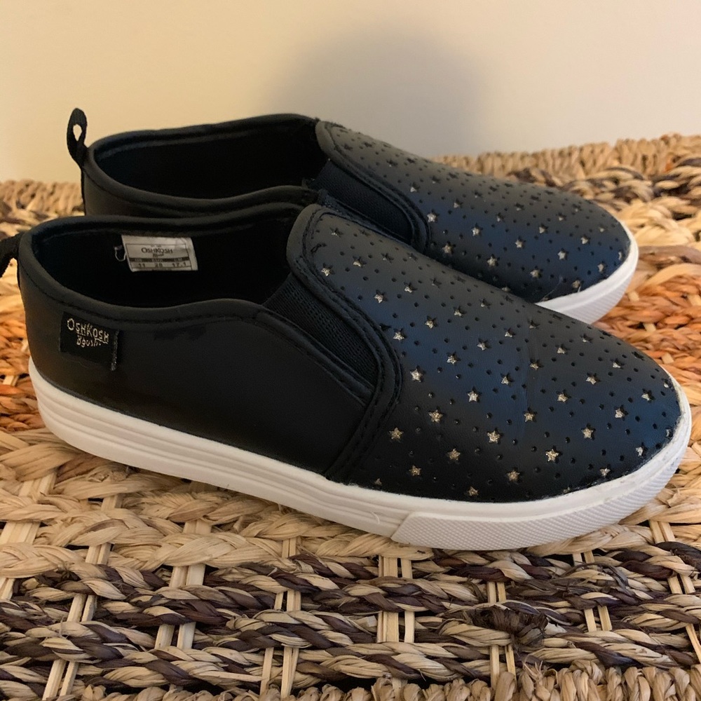 OshKosh B’gosh black shoe with gold stars